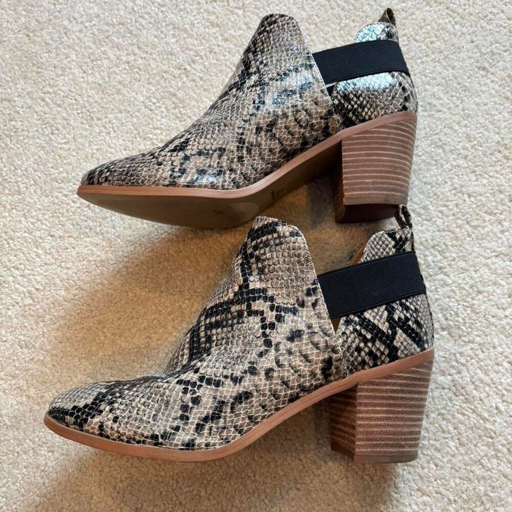 Dolce Vita Women’s Snake Print Ankle Boots | Size 8.5 - Picture 3 of 7